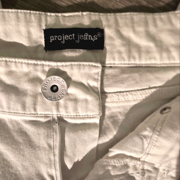 5/$25(#17) Project Jeans cropped white sz3 - Picture 4 of 9